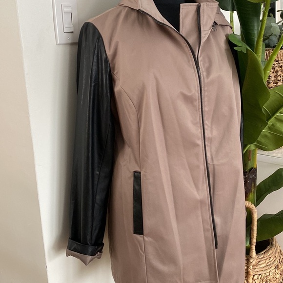 Cleo Jacket with vegan leather sleeves - Picture 3 of 11